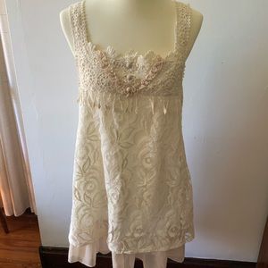 Pretty Angel lace tunic